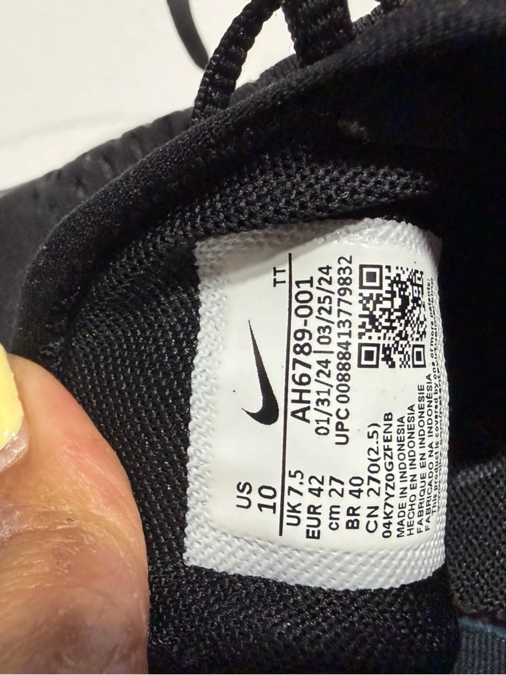 Nike Black/White Air Max 270 Casual Sneakers - Picture 11 of 11